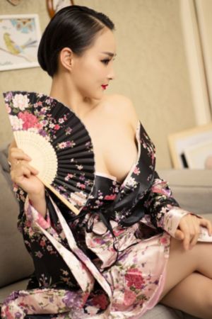厨房里将她腿分得更开视频_BD国语免费高清观看